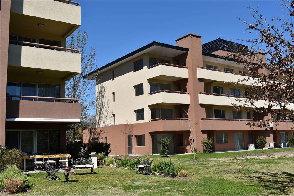 Villa del Lago - Av. Champagnat 1200 - PILAR - 31