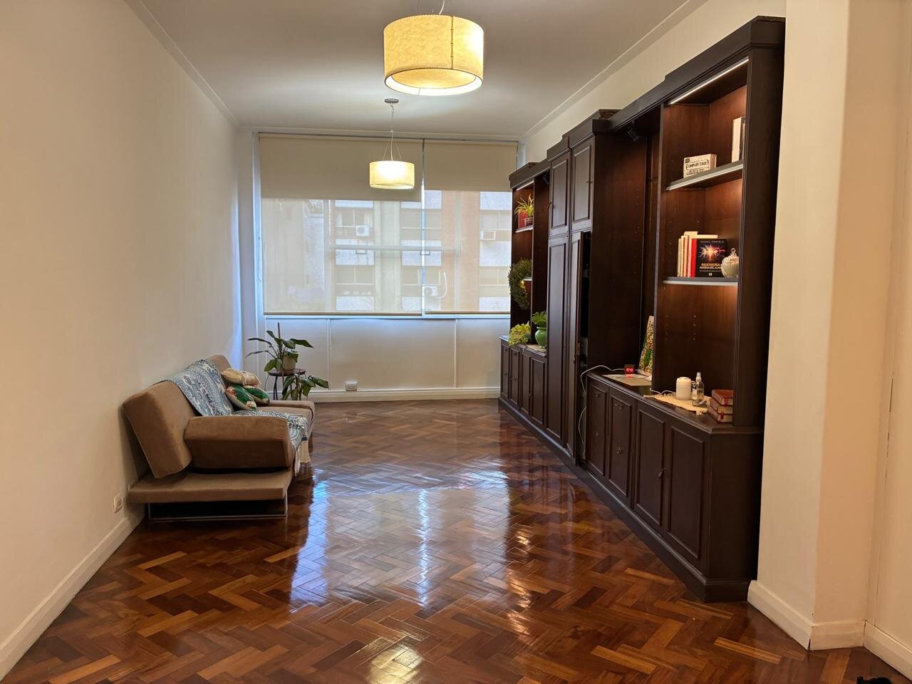 Venta de oficina muy luminosa al frente en tribunales en el centro — foto 2