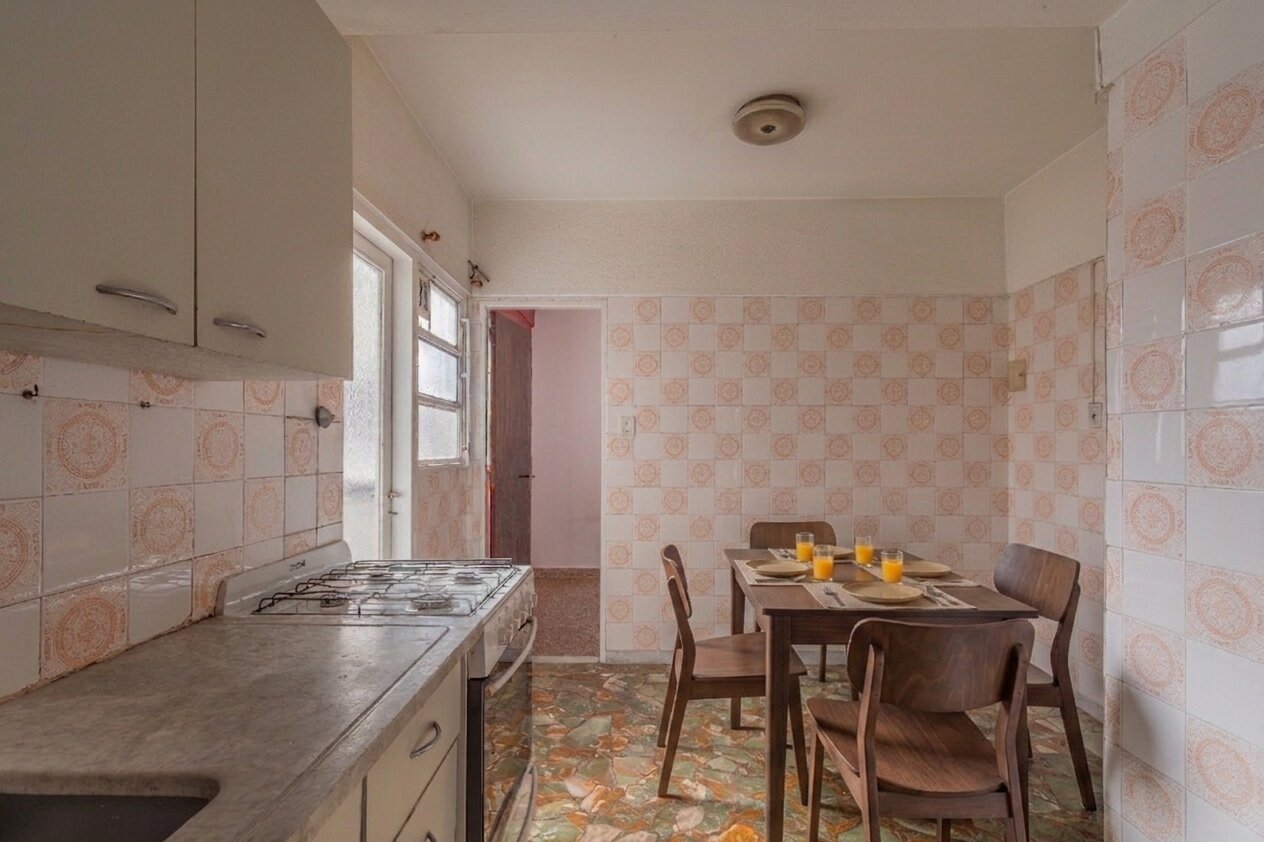 Venta. DEPTO 3 Amb c/ Dependencia. COCHERA CUBIERTA. Balcón corrido. Luminoso. Piso alto. Villa del Parque - 15