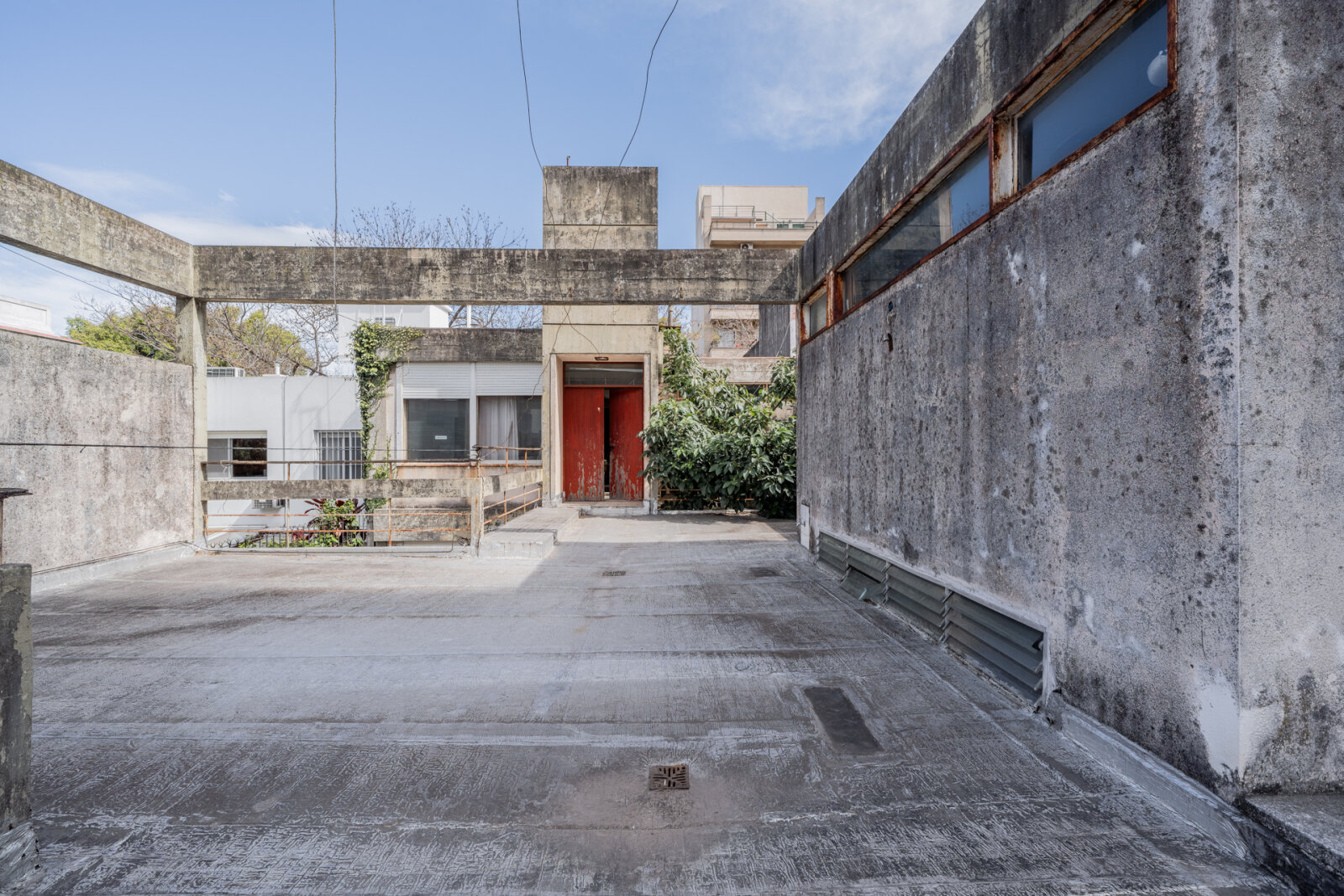 Casa de 6 ambientes con jardín, galería, terraza y cochera - 37