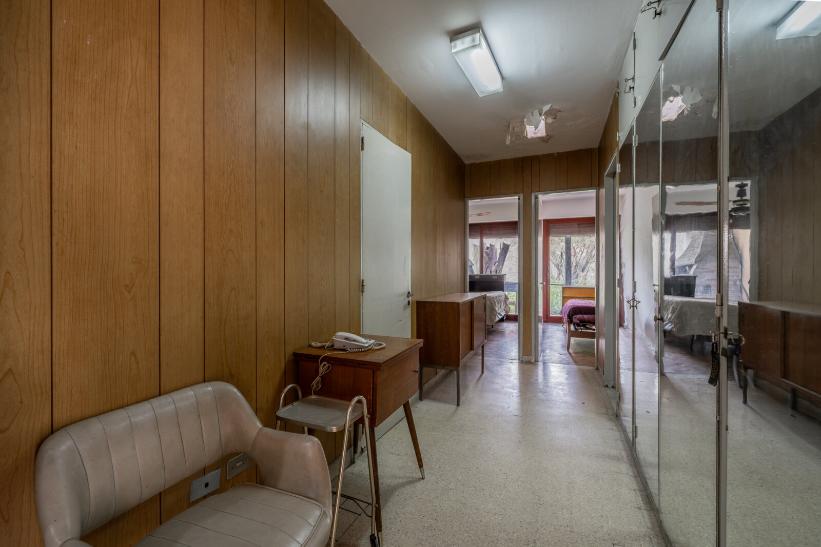 Casa de 6 ambientes con jardín, galería, terraza y cochera - 10