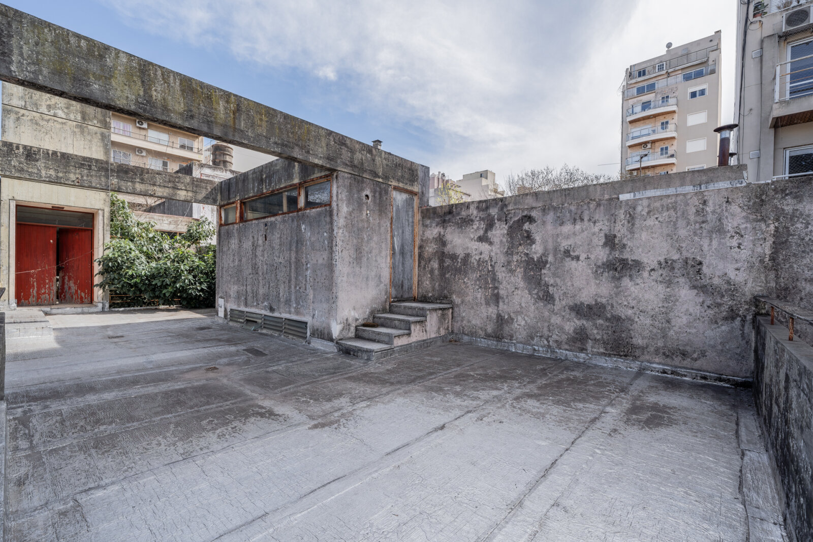 Casa de 6 ambientes con jardín, galería, terraza y cochera - 38