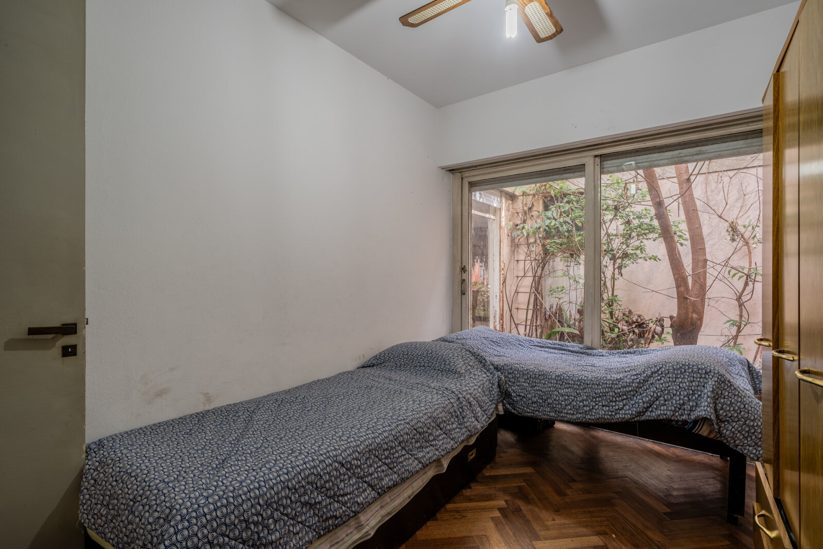 Casa de 6 ambientes con jardín, galería, terraza y cochera - 15