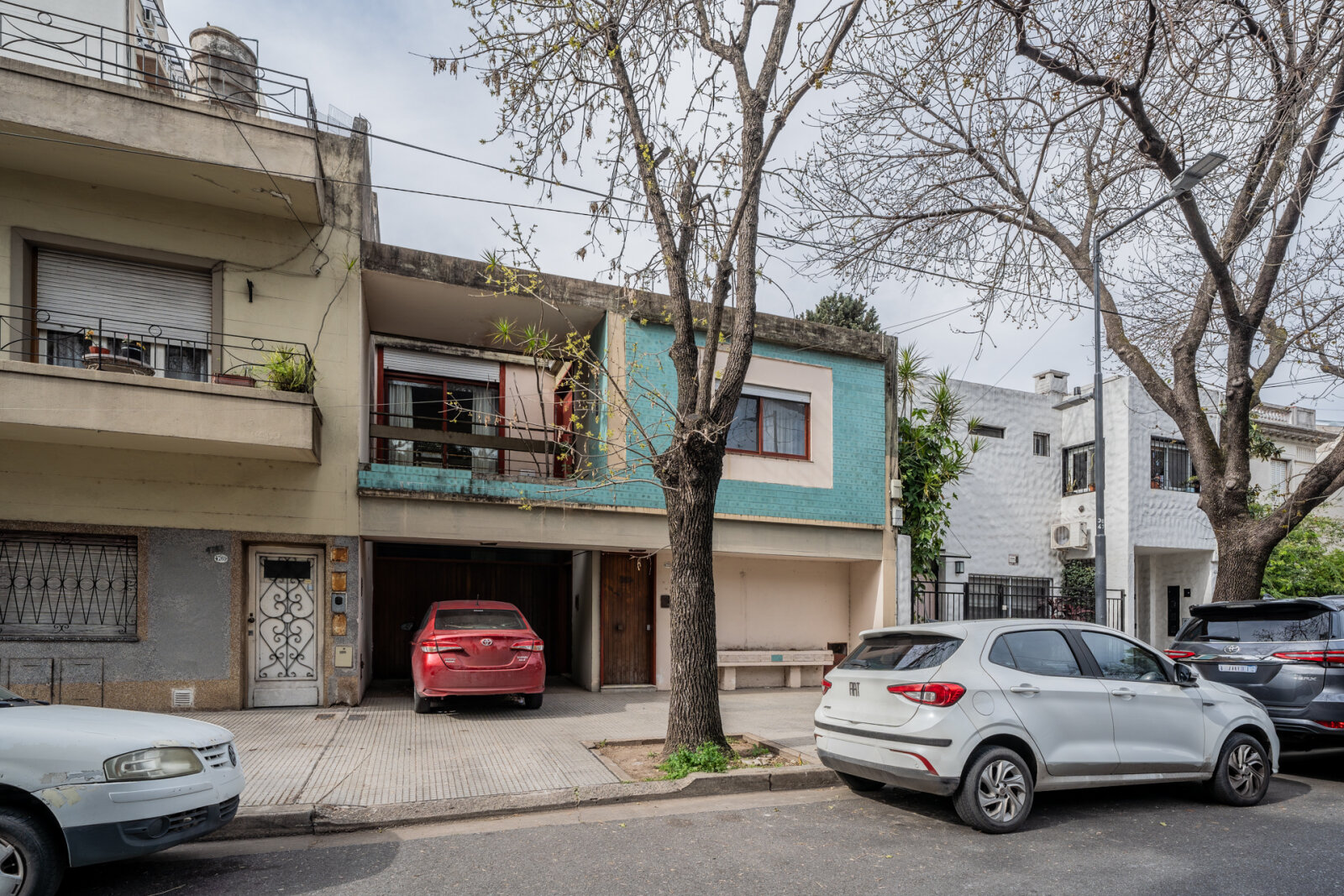 Casa de 6 ambientes con jardín, galería, terraza y cochera - 3