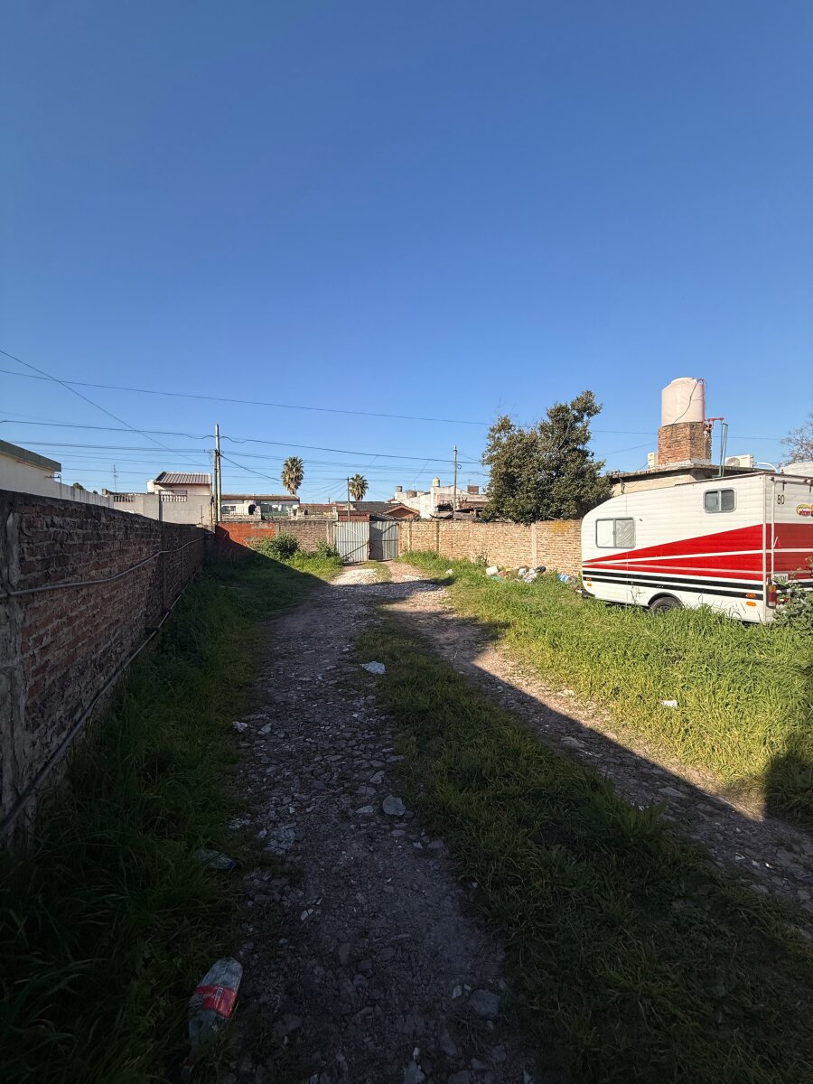 Venta Terreno con mejoras en Morón - 2