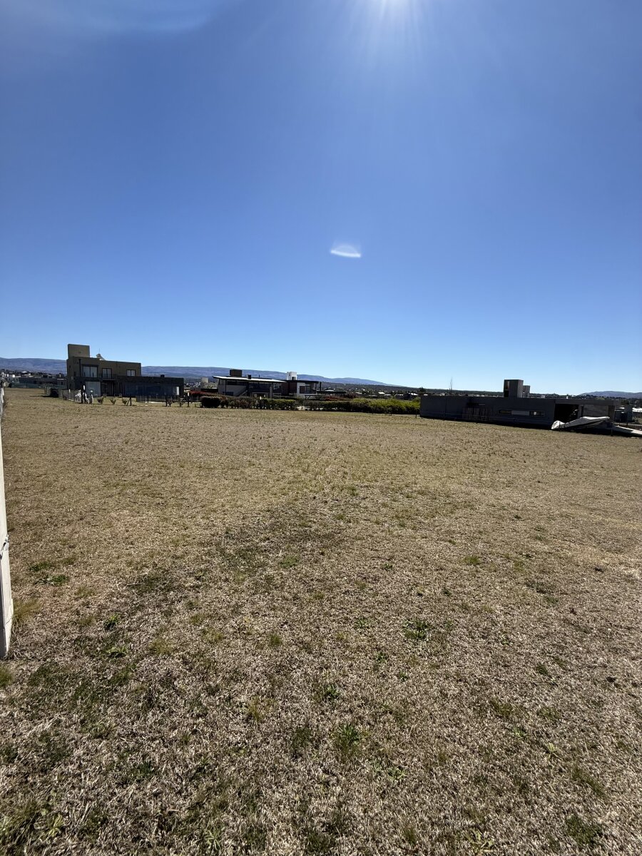 Lote 1156 m2 en Puerto Del Aguila- a 500 metros del lago, barrio nautico - 9