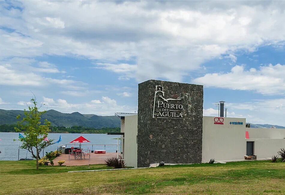 Lote 1156 m2 en Puerto Del Aguila- a 500 metros del lago, barrio nautico - 3