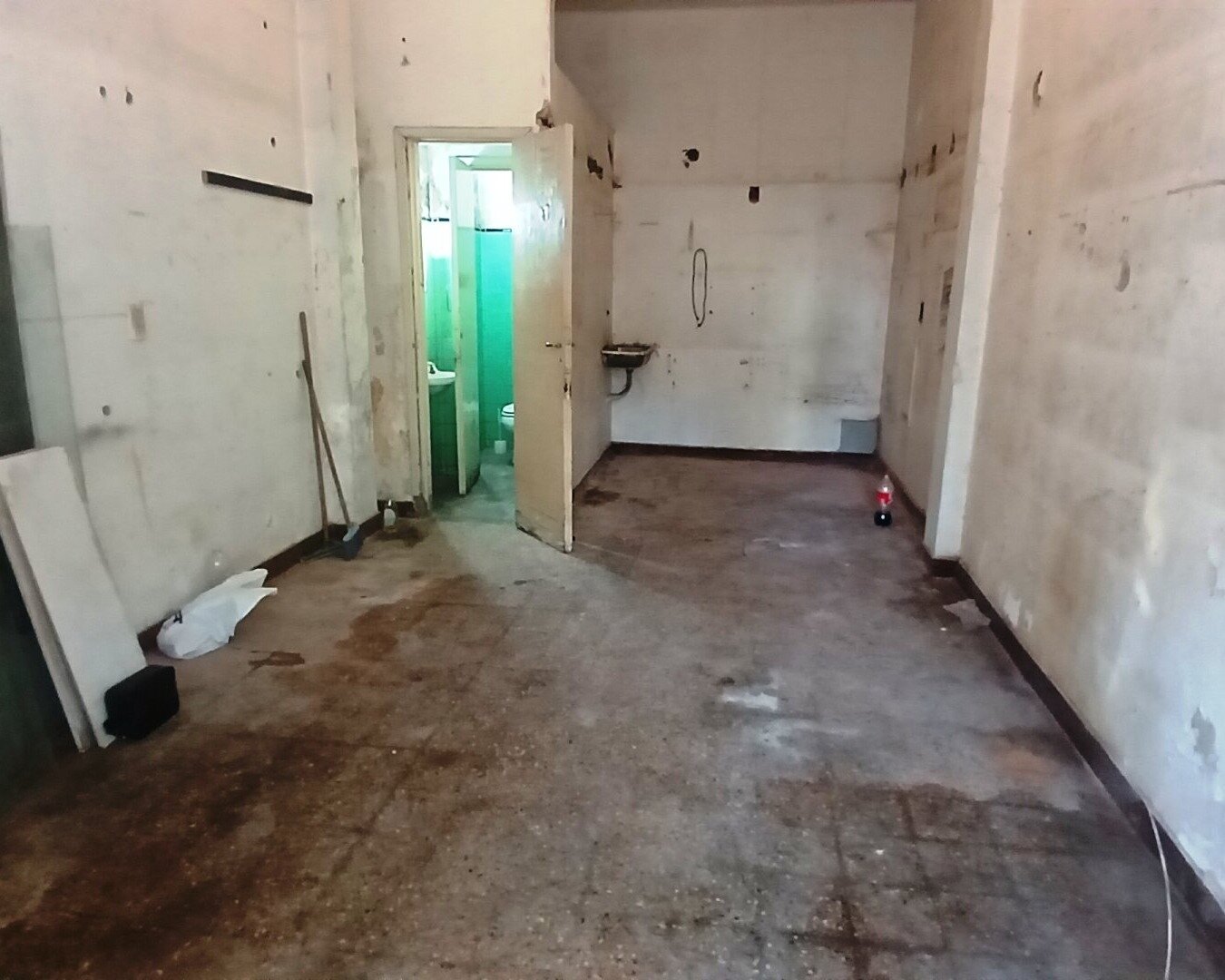 FLORESTA - Local en VENTA - A pasos Av. Juan B. Justo y próximo a Segurola y Centro Com. Avellaneda - 25