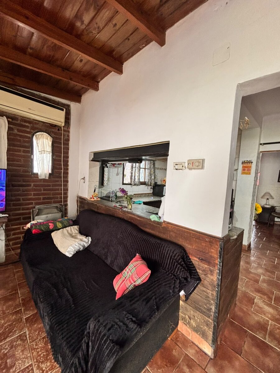 Casa con 3 habitaciones, quincho y pileta en venta en Ramos Mejía - 19