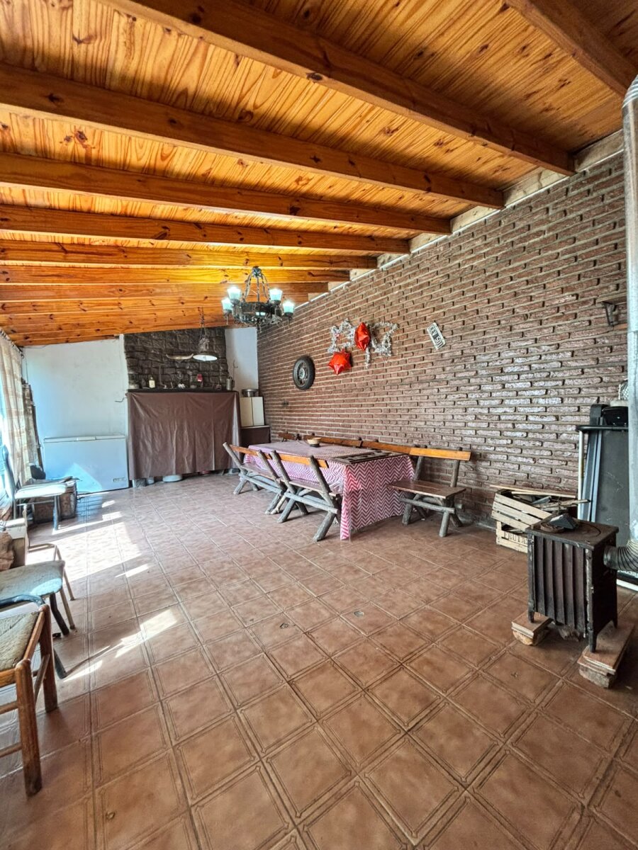 Casa con 3 habitaciones, quincho y pileta en venta en Ramos Mejía - 45