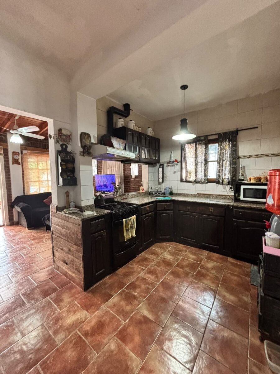 Casa con 3 habitaciones, quincho y pileta en venta en Ramos Mejía - 16