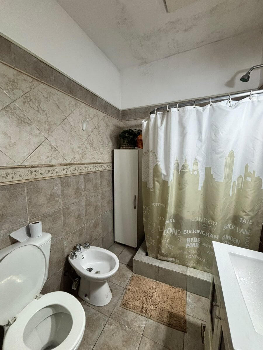 Casa con 3 habitaciones, quincho y pileta en venta en Ramos Mejía - 25