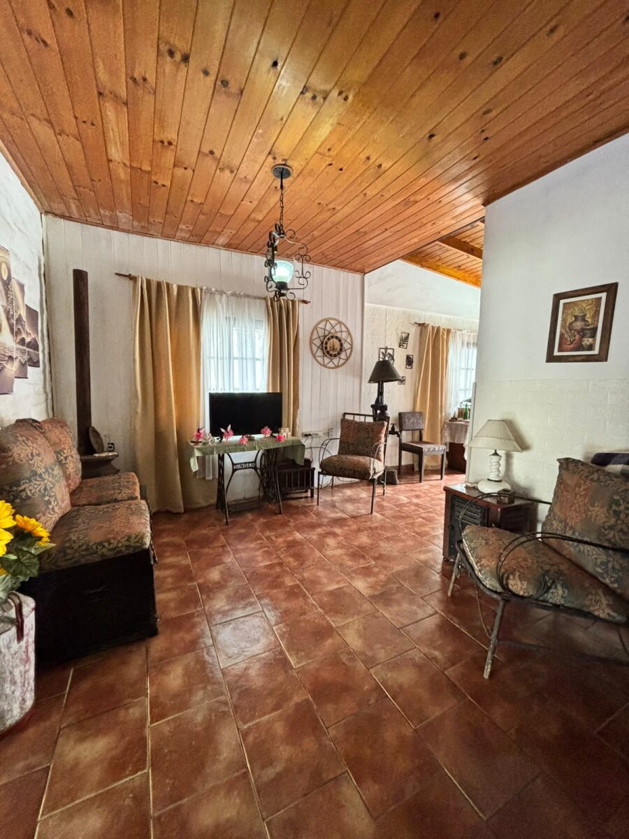 Casa con 3 habitaciones, quincho y pileta en venta en Ramos Mejía - 11