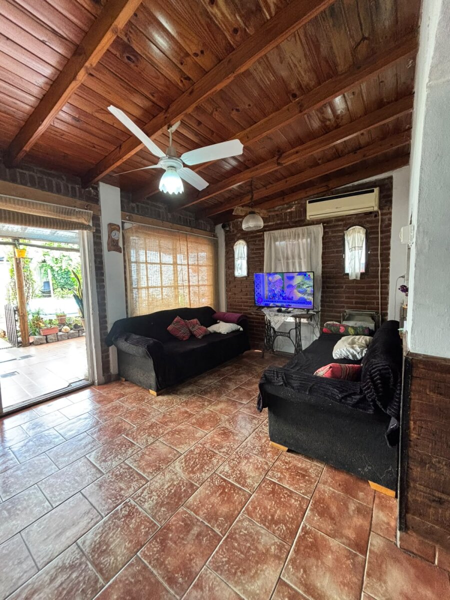 Casa con 3 habitaciones, quincho y pileta en venta en Ramos Mejía - 21