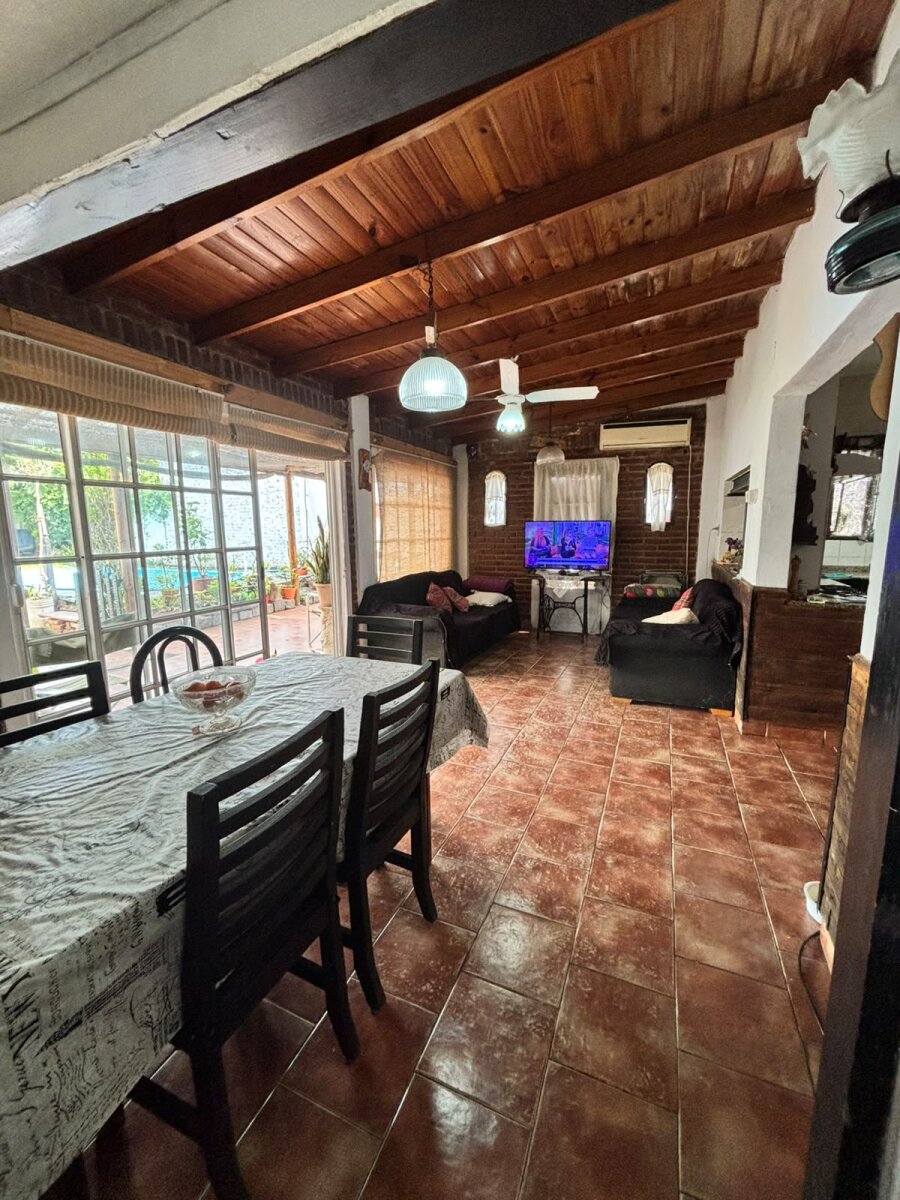 Casa con 3 habitaciones, quincho y pileta en venta en Ramos Mejía - 24