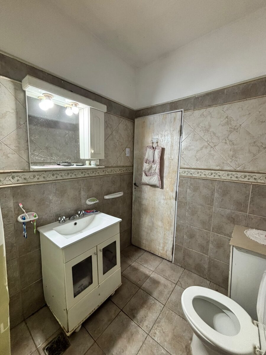 Casa con 3 habitaciones, quincho y pileta en venta en Ramos Mejía - 26