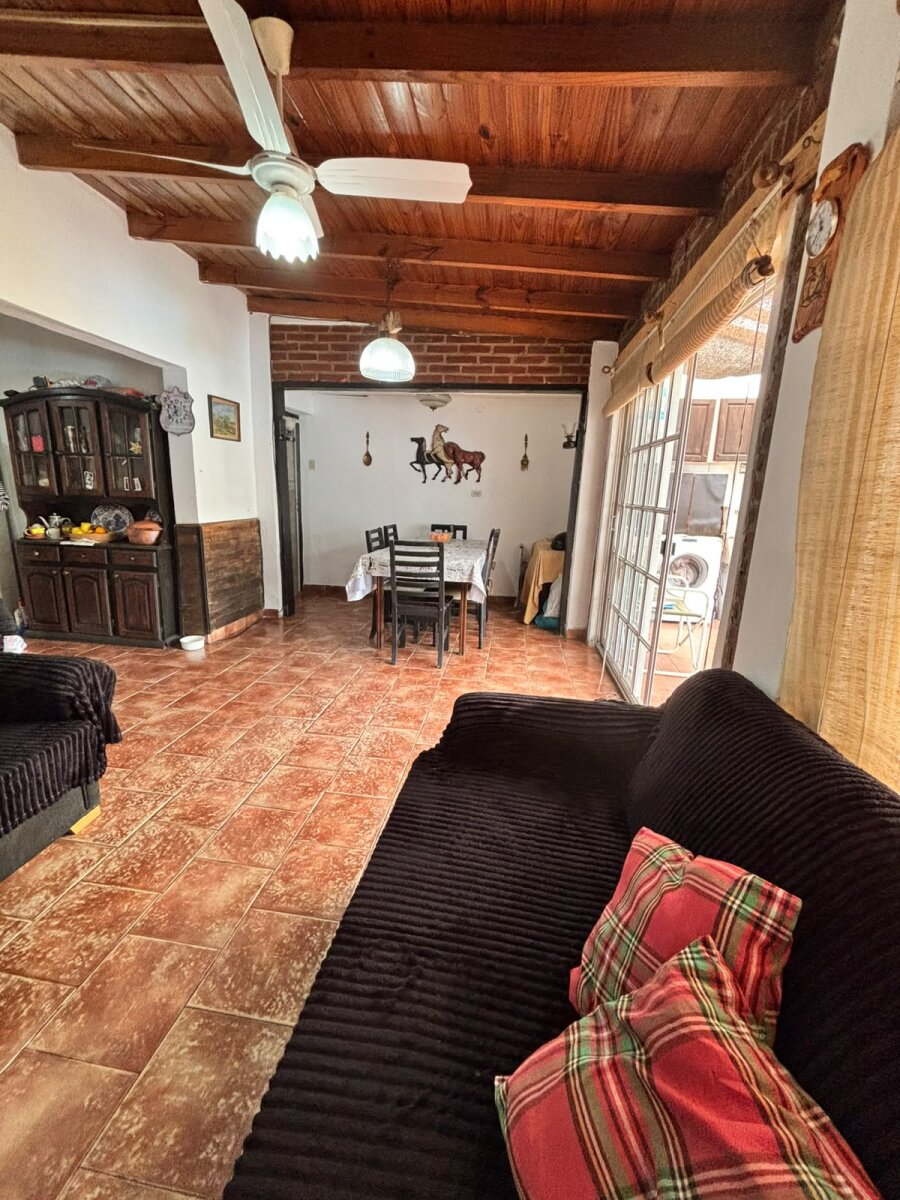 Casa con 3 habitaciones, quincho y pileta en venta en Ramos Mejía - 22