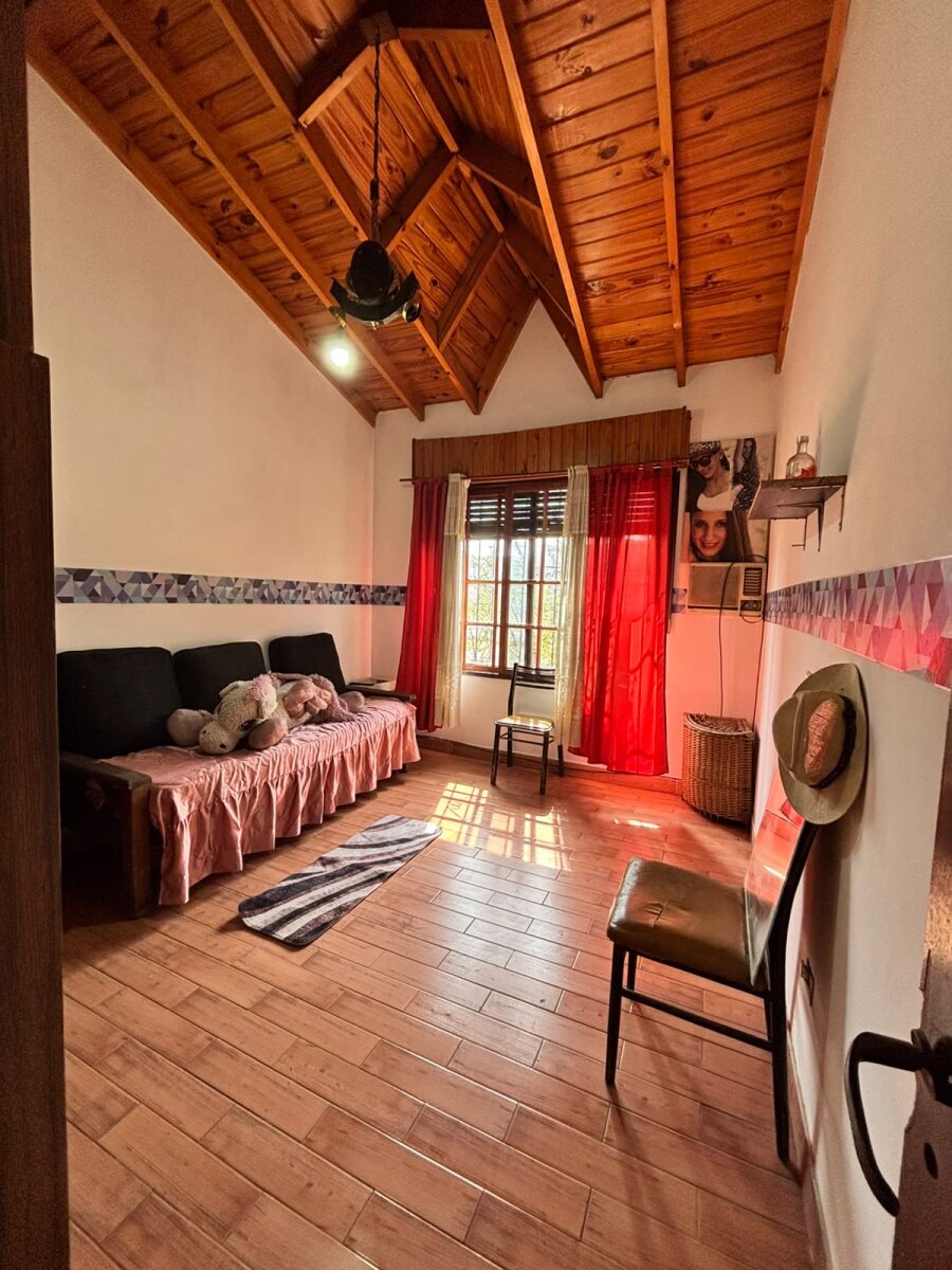 Casa con 3 habitaciones, quincho y pileta en venta en Ramos Mejía - 32