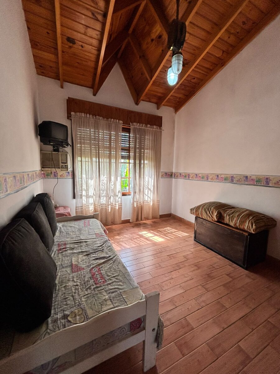 Casa con 3 habitaciones, quincho y pileta en venta en Ramos Mejía - 30