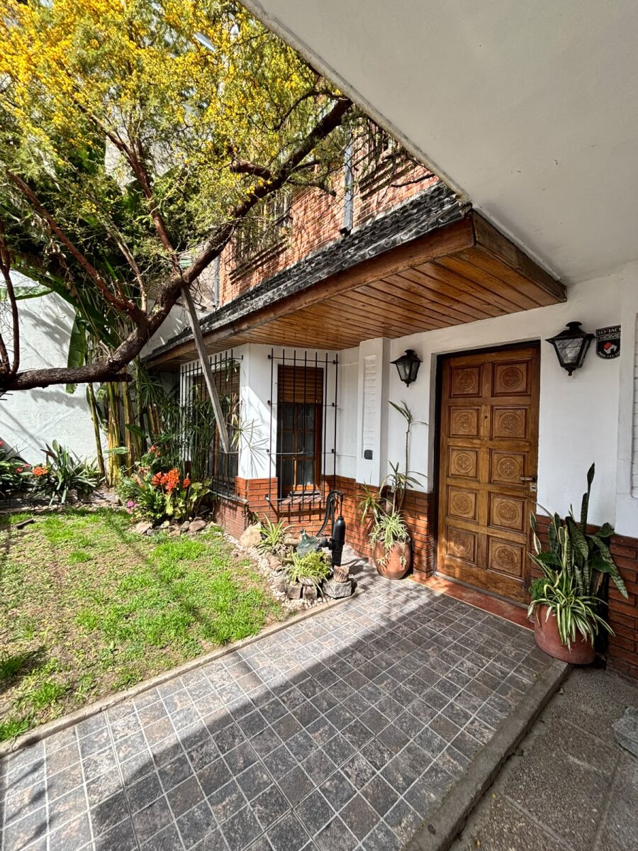 Casa con 3 habitaciones, quincho y pileta en venta en Ramos Mejía - 8