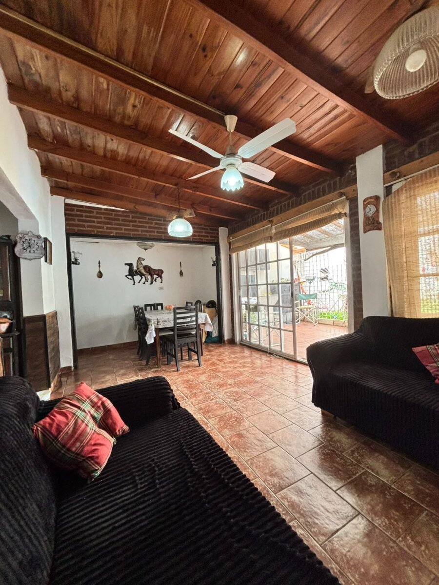 Casa con 3 habitaciones, quincho y pileta en venta en Ramos Mejía - 23