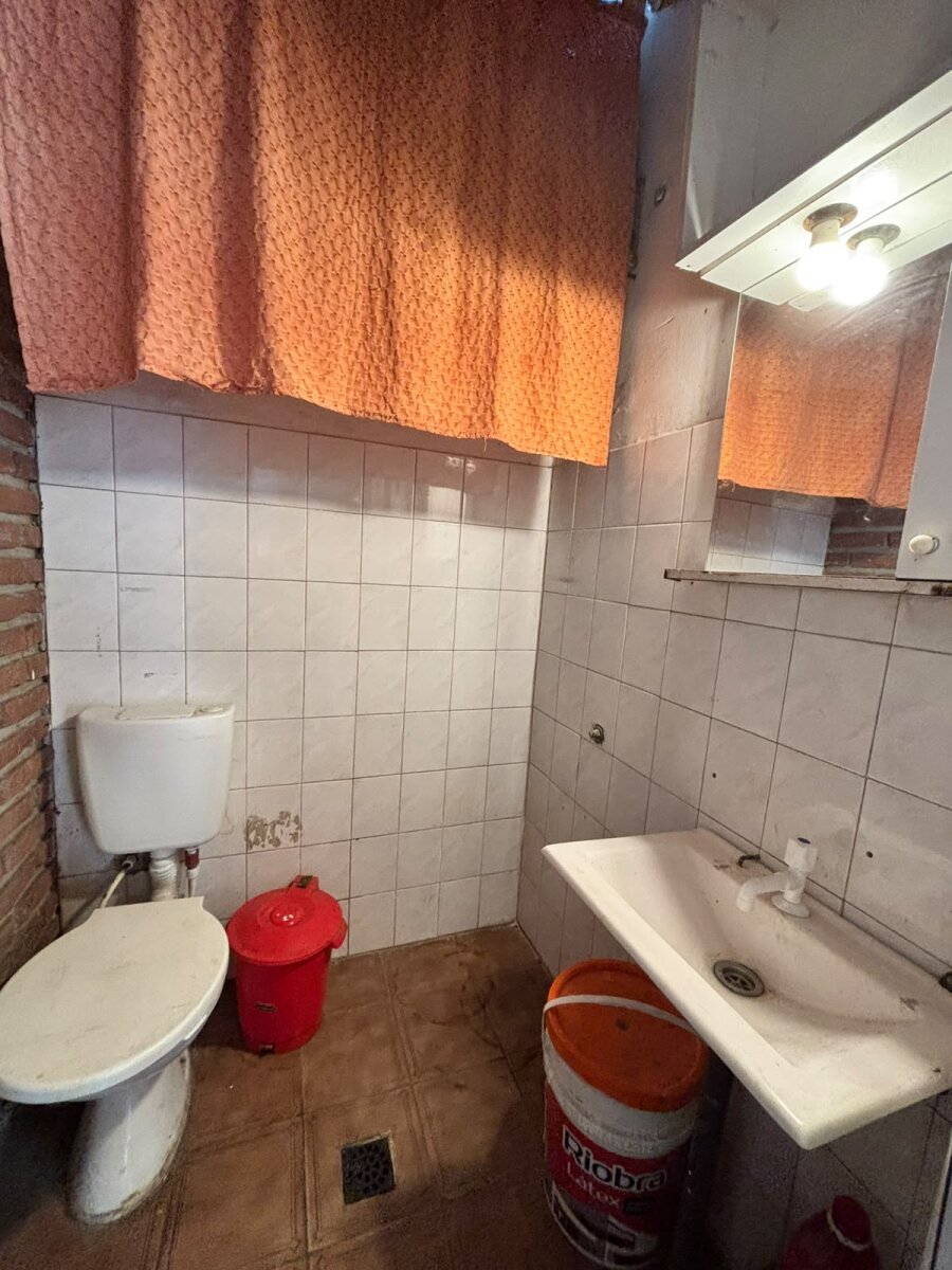 Casa con 3 habitaciones, quincho y pileta en venta en Ramos Mejía - 47