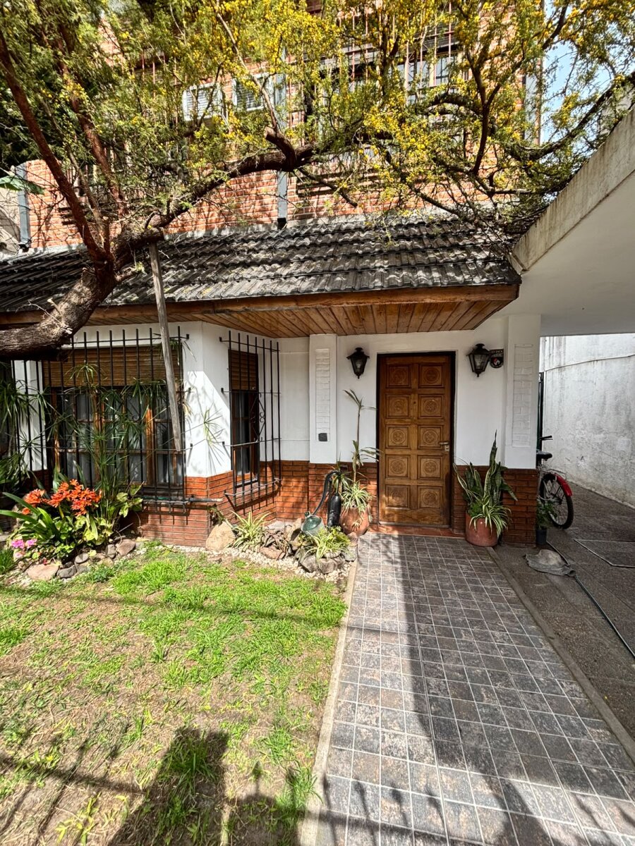 Casa con 3 habitaciones, quincho y pileta en venta en Ramos Mejía - 7