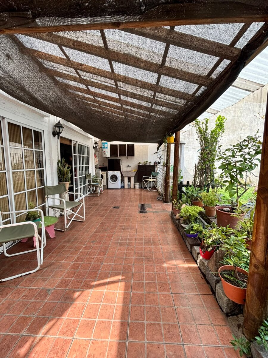 Casa con 3 habitaciones, quincho y pileta en venta en Ramos Mejía - 37