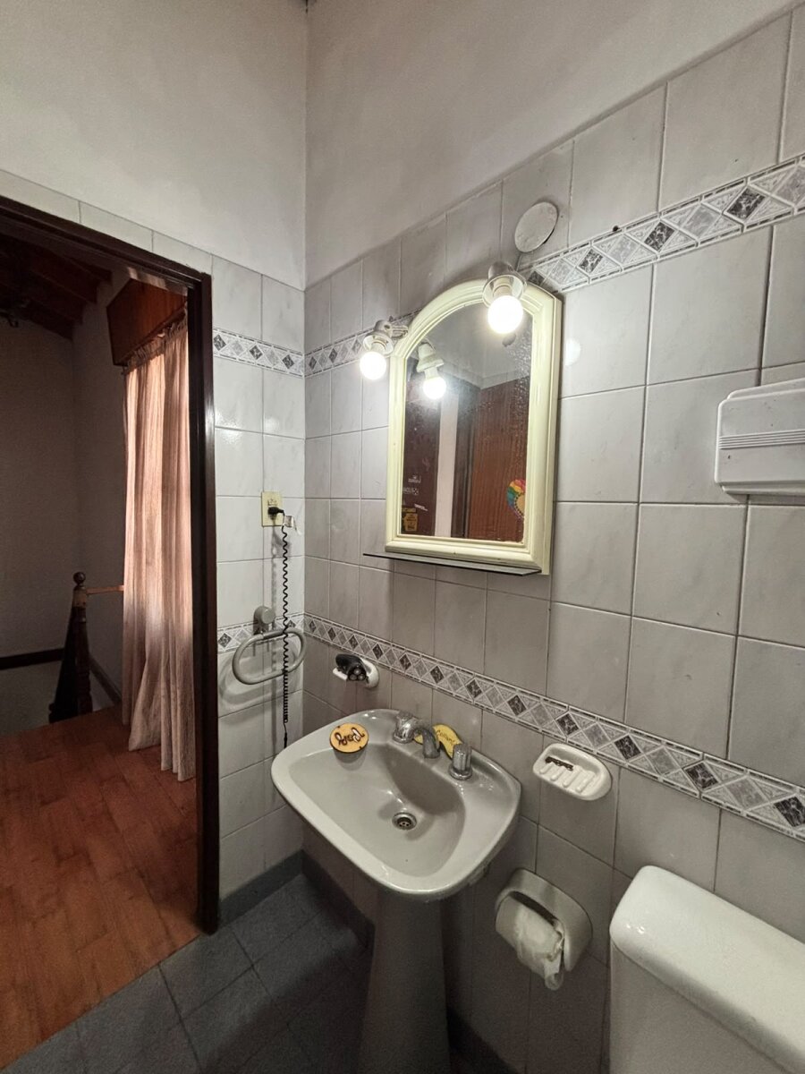 Casa con 3 habitaciones, quincho y pileta en venta en Ramos Mejía - 34