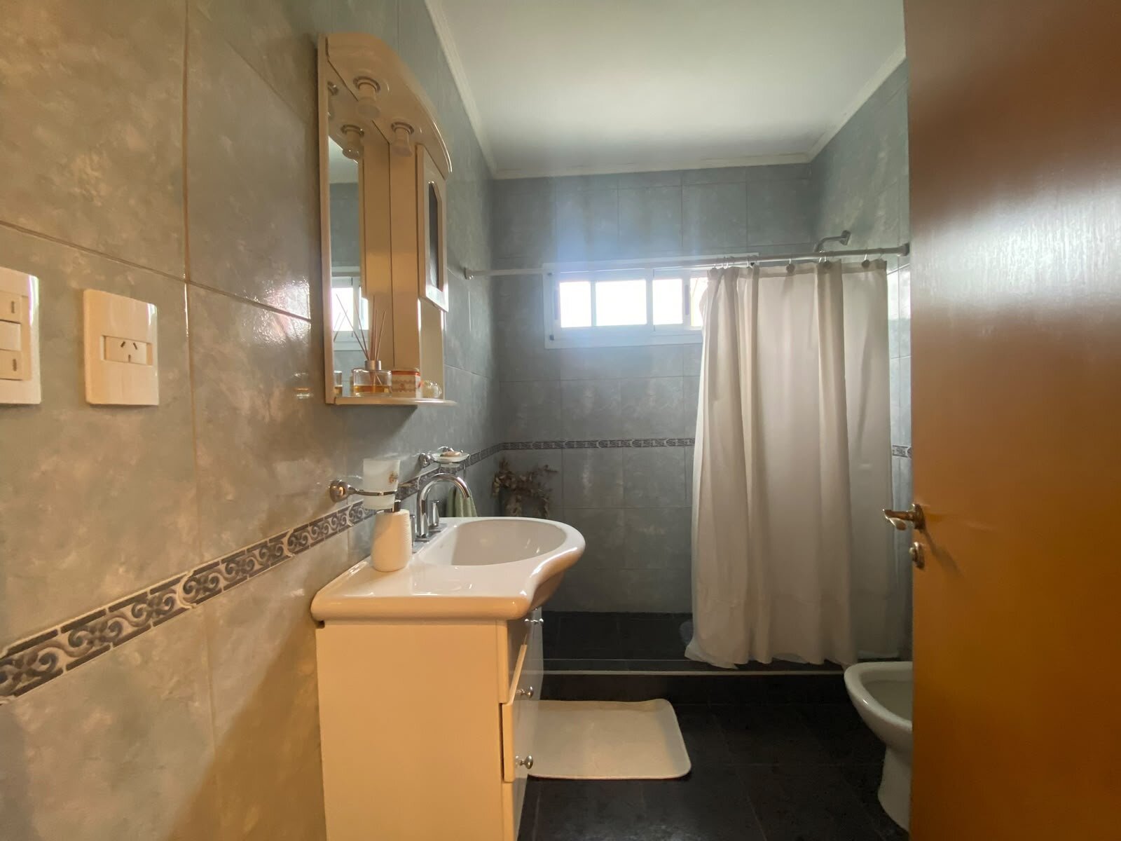 VENTA CASA 4AMB EN SAN ALFONSO ESTILO CABAÑA PILAR DEL ESTE - 11
