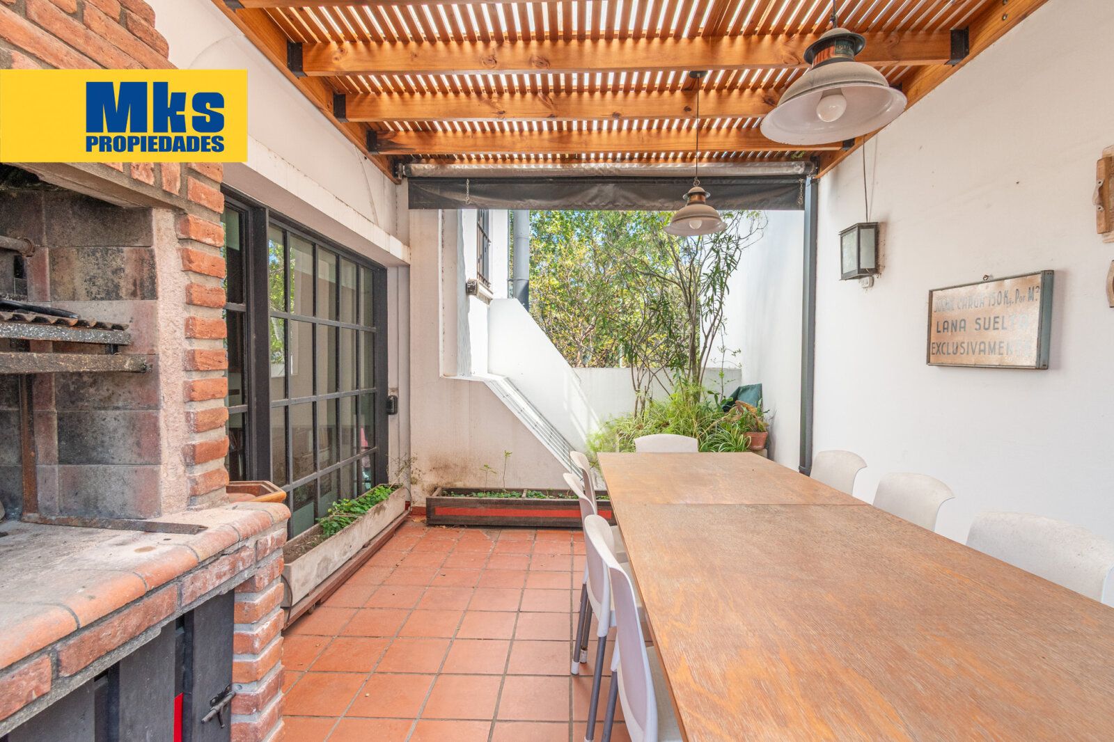 Excelente casa moderna en venta. Patio, terraza, balcon y quincho. Barracas. - 25