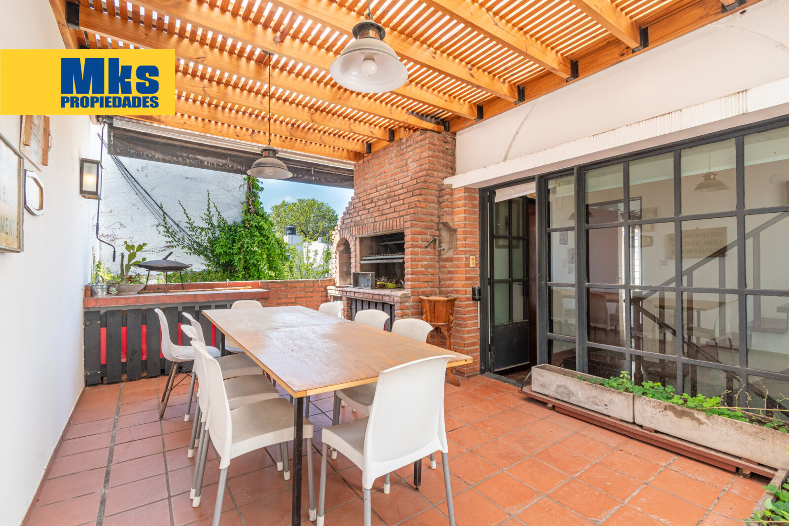 Excelente casa moderna en venta. Patio, terraza, balcon y quincho. Barracas. - 27