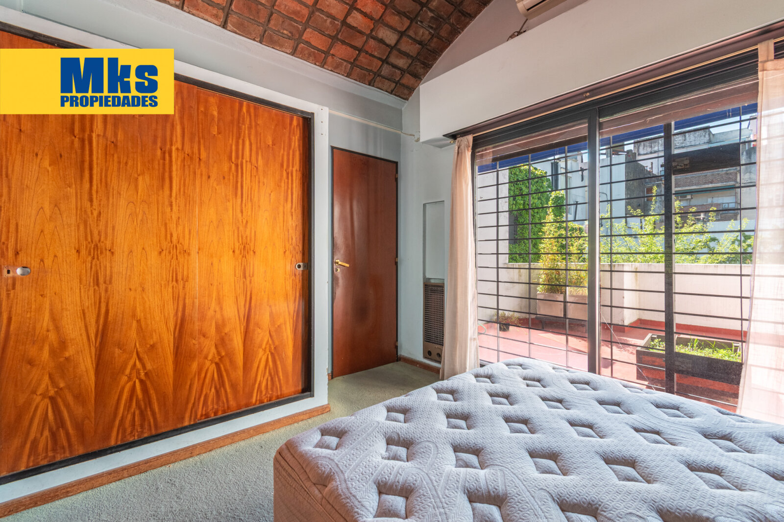 Excelente casa moderna en venta. Patio, terraza, balcon y quincho. Barracas. - 16