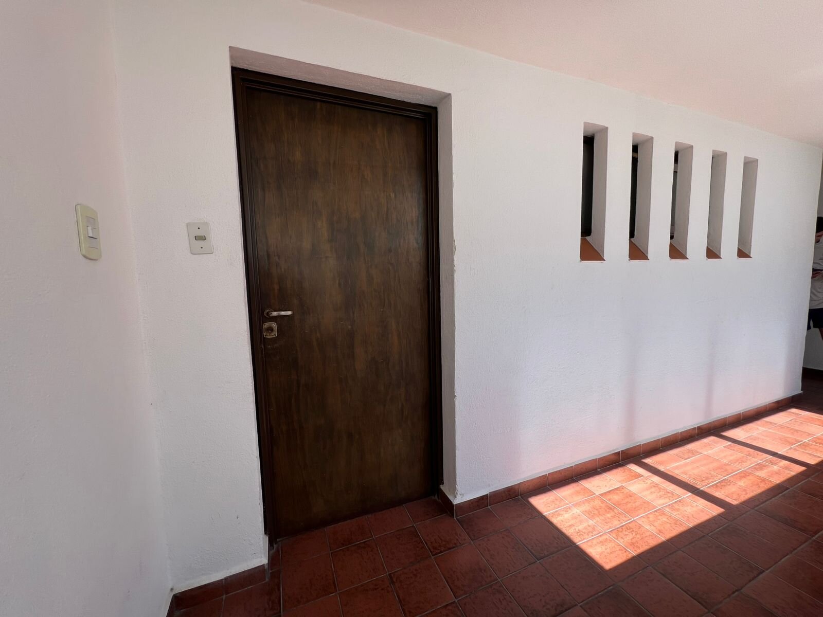 Se Alquila Monoambiente Con terraza semicompartida y guardacoche en Terrazas del Cerro III, Barrio Las Palmas - 9