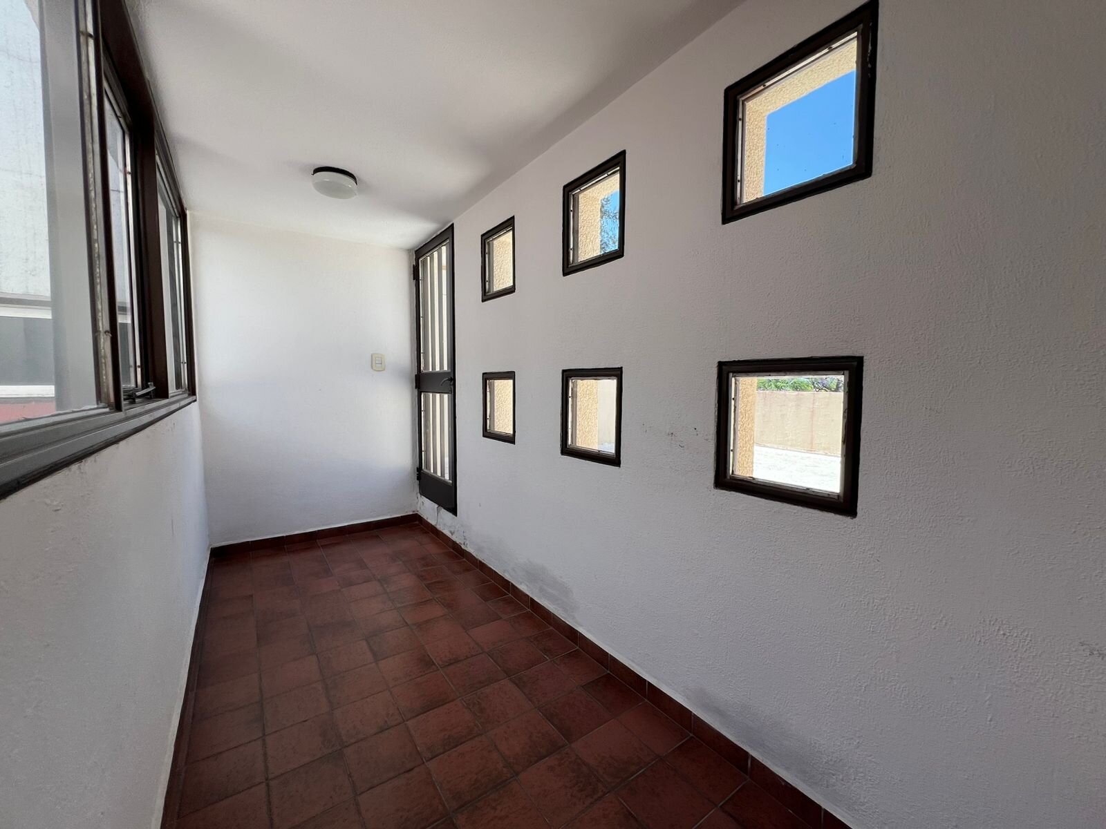 Se Alquila Monoambiente Con terraza semicompartida y guardacoche en Terrazas del Cerro III, Barrio Las Palmas - 16