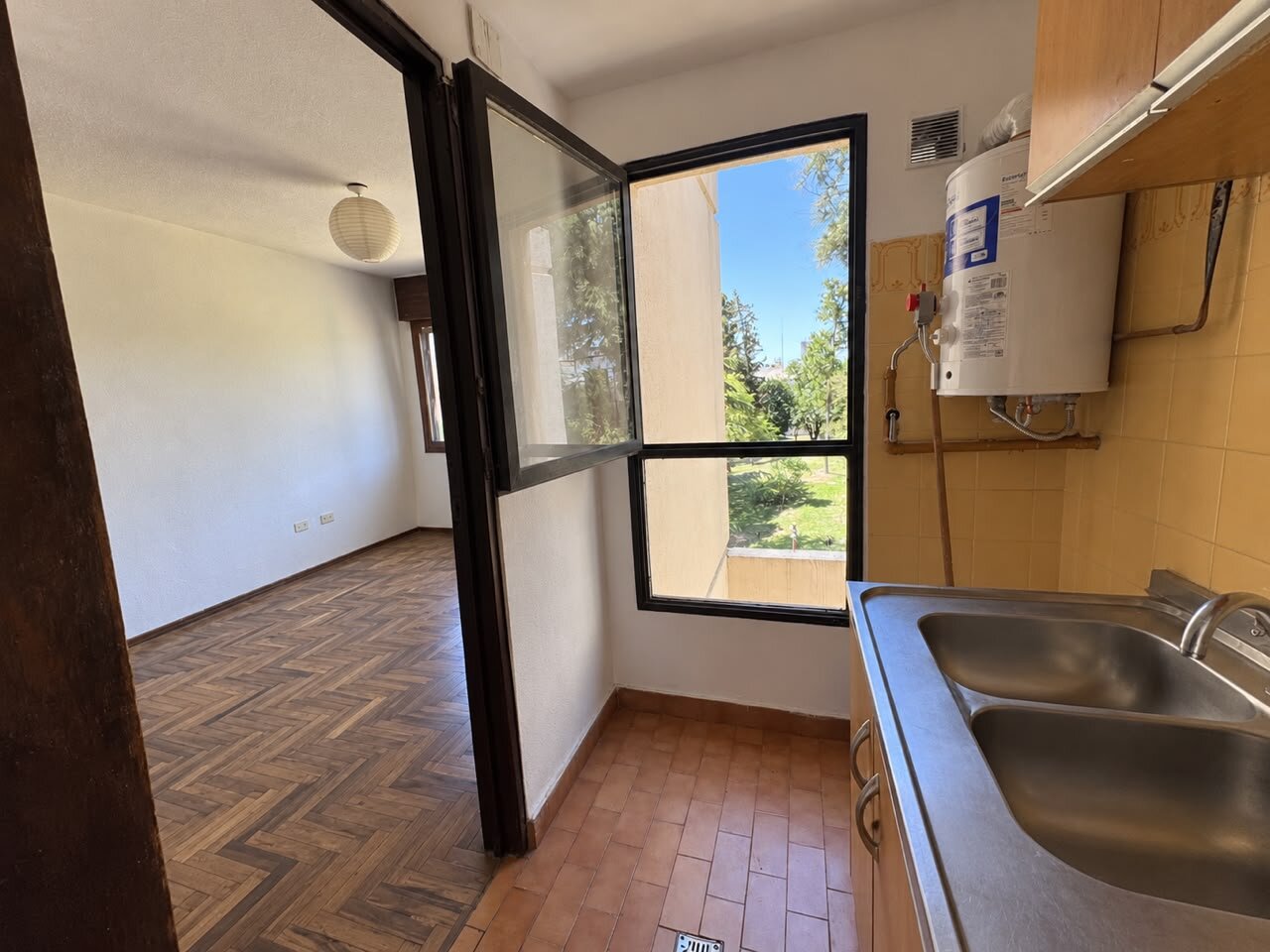 Se Alquila Monoambiente Con terraza semicompartida y guardacoche en Terrazas del Cerro III, Barrio Las Palmas - 12