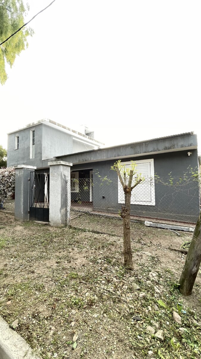 CASA EN VENTA VILLA ALLENDE 3 DORMITORIOS GRAN PATIO - Imagen 2