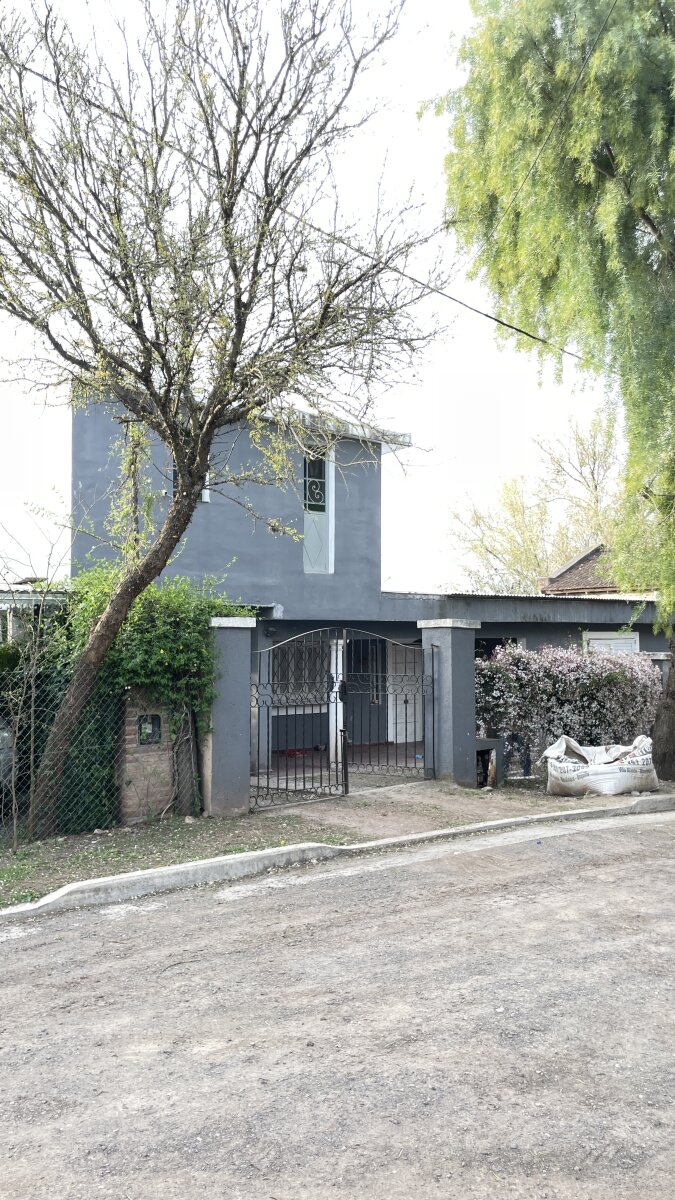 CASA EN VENTA VILLA ALLENDE 3 DORMITORIOS GRAN PATIO