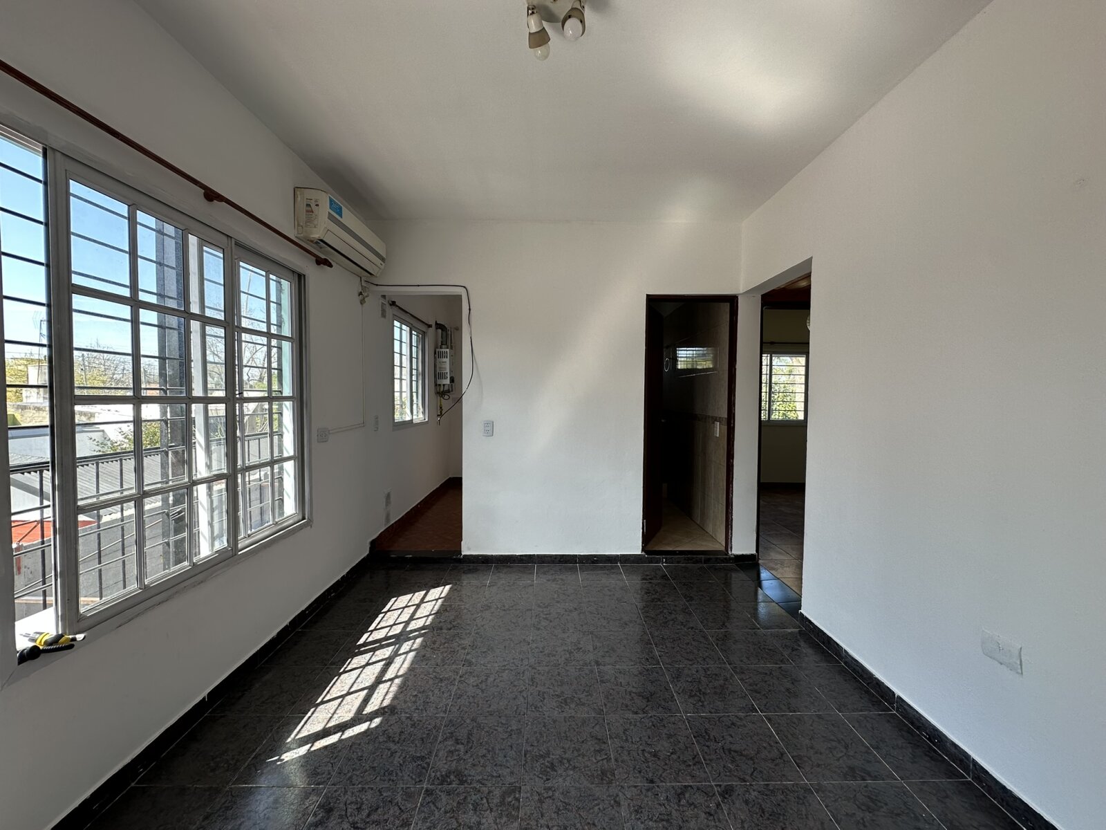 DEPARTAMENTO 3 AMB. CON COCHERA DESC. - 6
