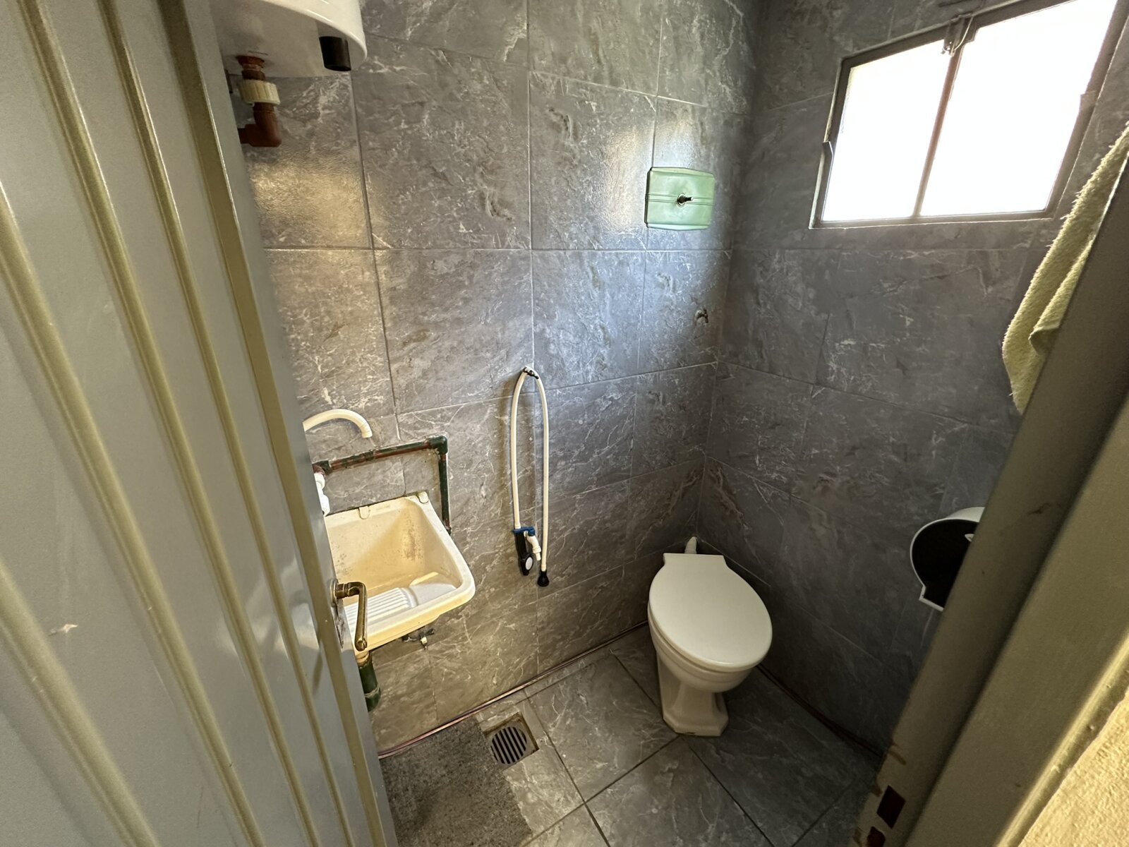 GALPÓN / DEPOSITO DE 200M2 APROX. - 16
