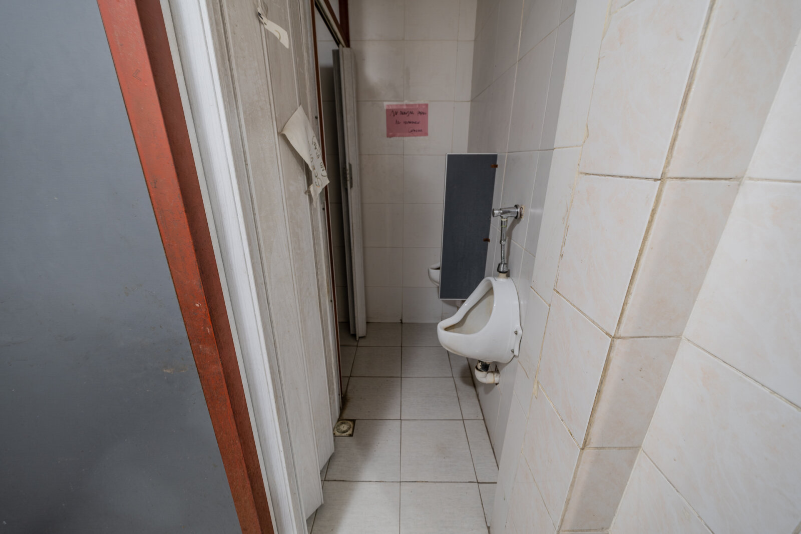 LOCAL COMERCIAL GASTRONOMICO - 7m x 31m - Vidriera - 22