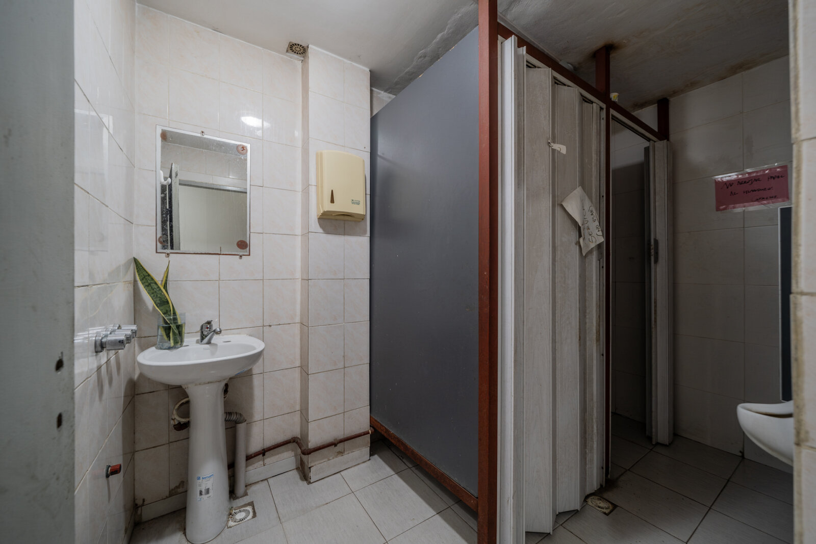 LOCAL COMERCIAL GASTRONOMICO - 7m x 31m - Vidriera - 21