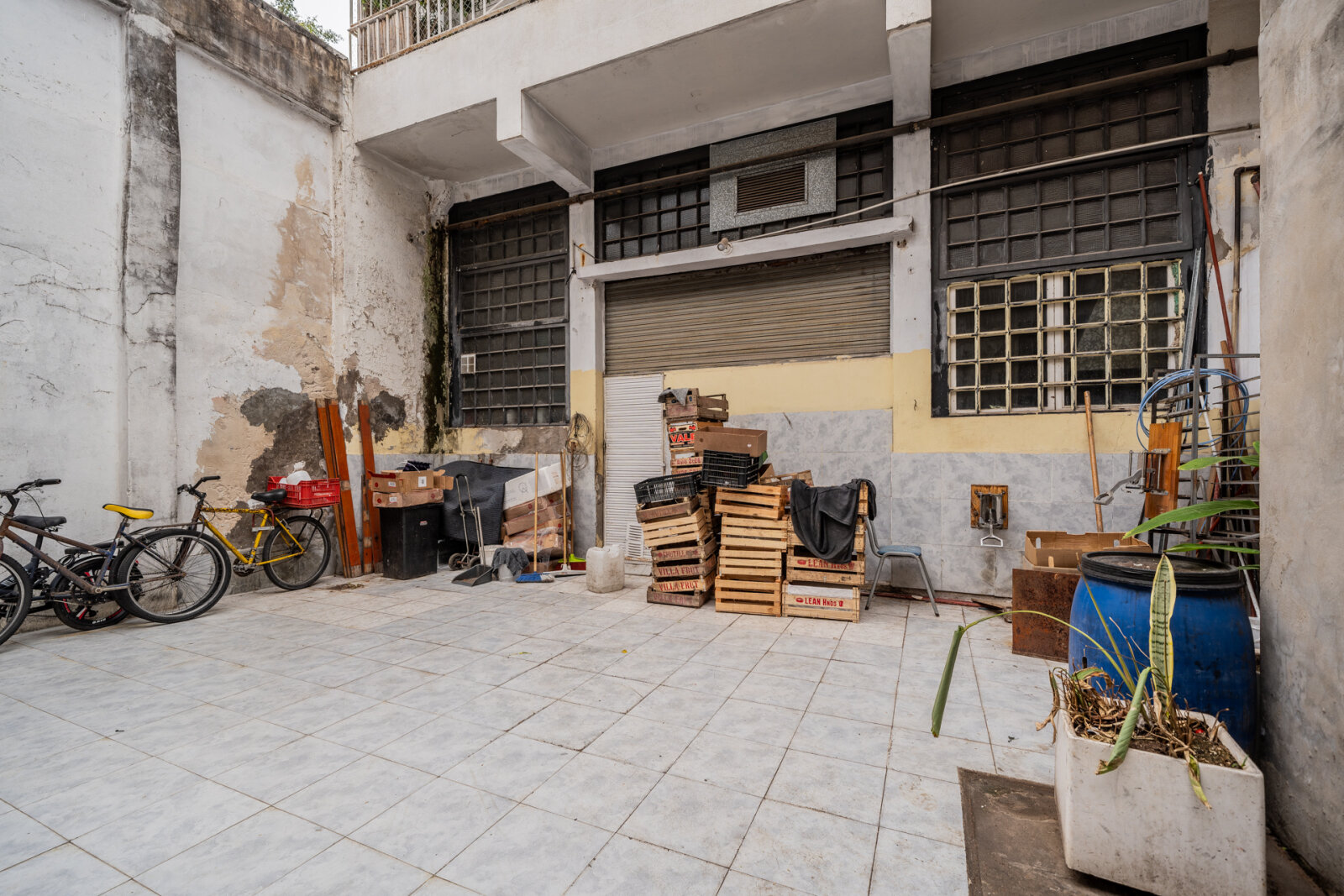 LOCAL COMERCIAL GASTRONOMICO - 7m x 31m - Vidriera - 36