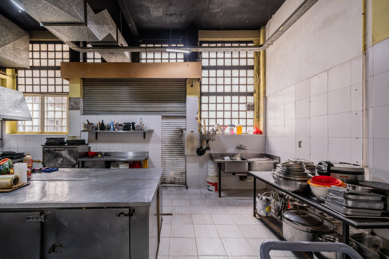 LOCAL COMERCIAL GASTRONOMICO - 7m x 31m - Vidriera - 27