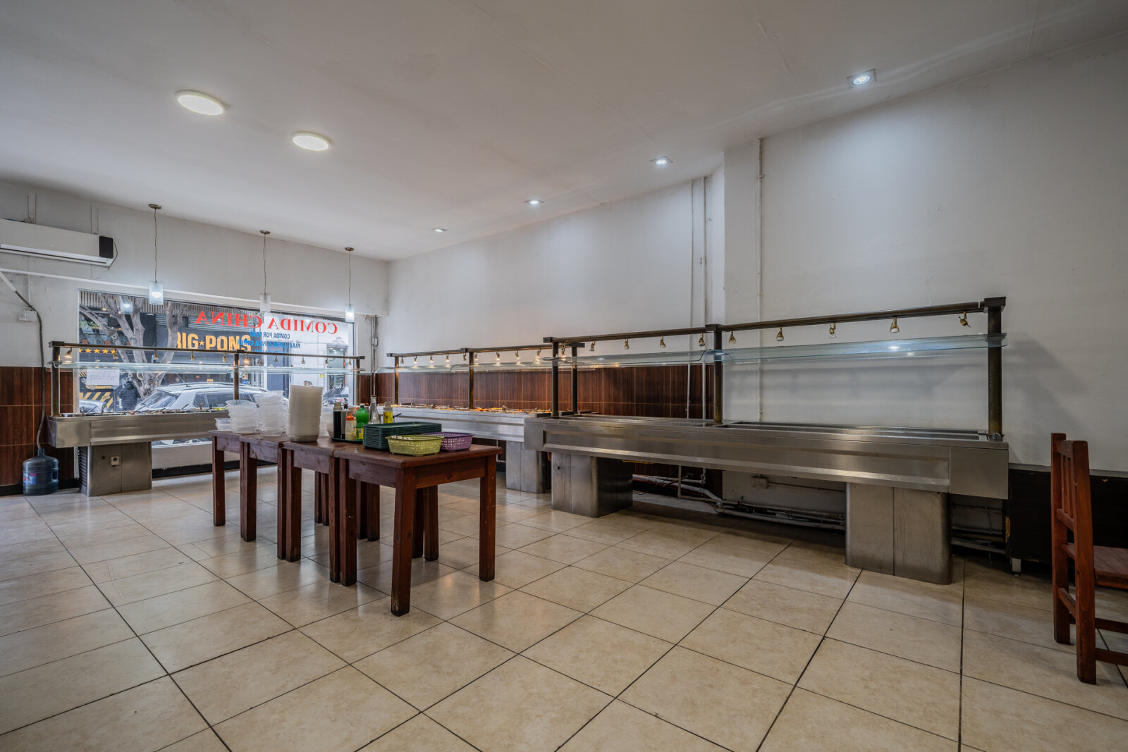 LOCAL COMERCIAL GASTRONOMICO - 7m x 31m - Vidriera - 6