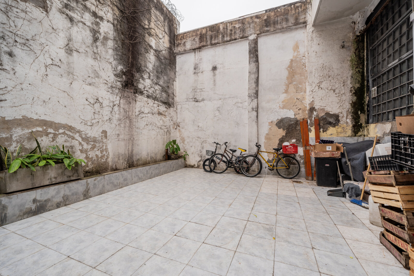 LOCAL COMERCIAL GASTRONOMICO - 7m x 31m - Vidriera - 34