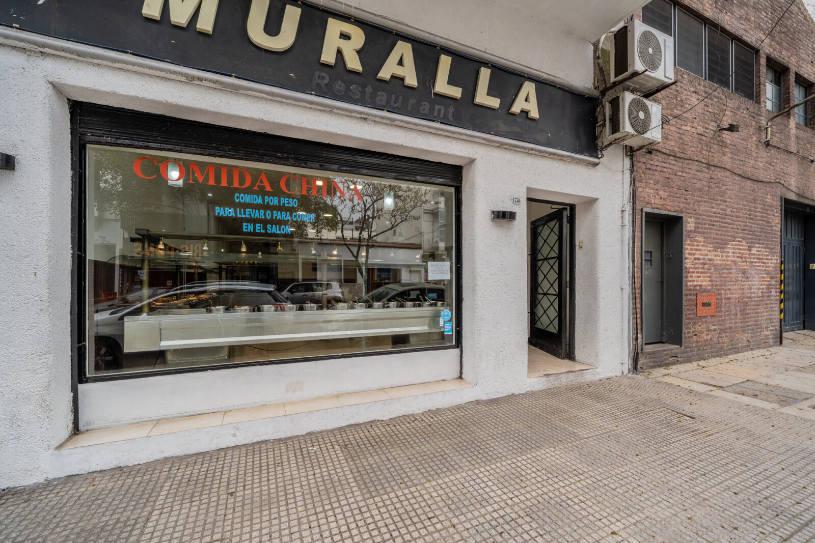 LOCAL COMERCIAL GASTRONOMICO - 7m x 31m - Vidriera - 38