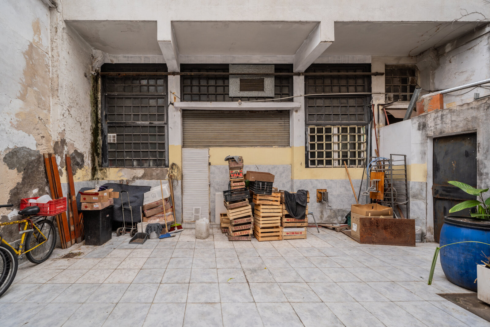 LOCAL COMERCIAL GASTRONOMICO - 7m x 31m - Vidriera - 35