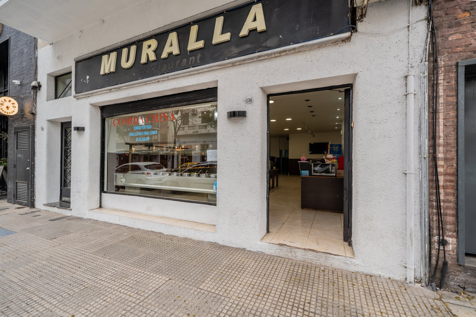 LOCAL COMERCIAL GASTRONOMICO - 7m x 31m - Vidriera - 37