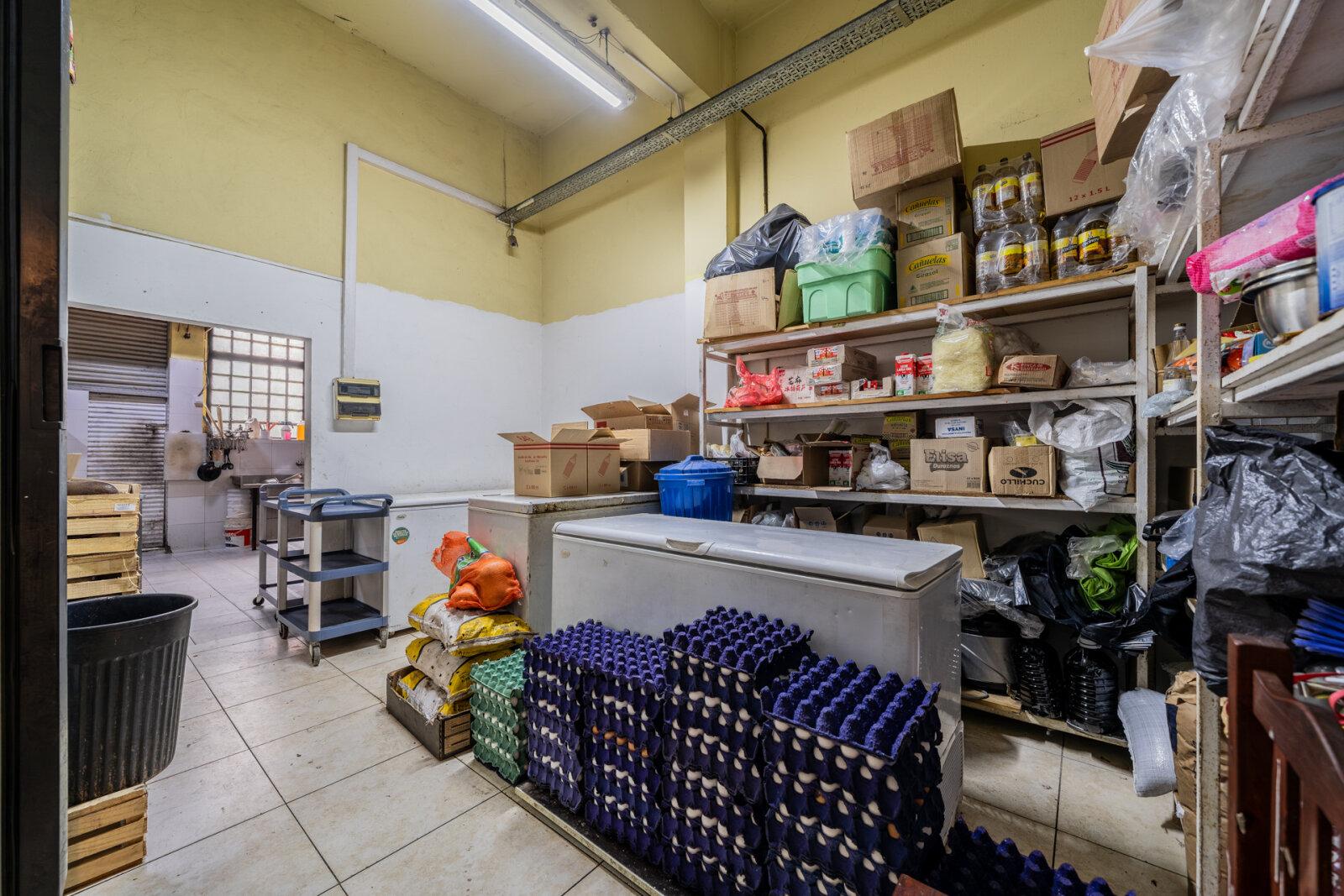 LOCAL COMERCIAL GASTRONOMICO - 7m x 31m - Vidriera - 23